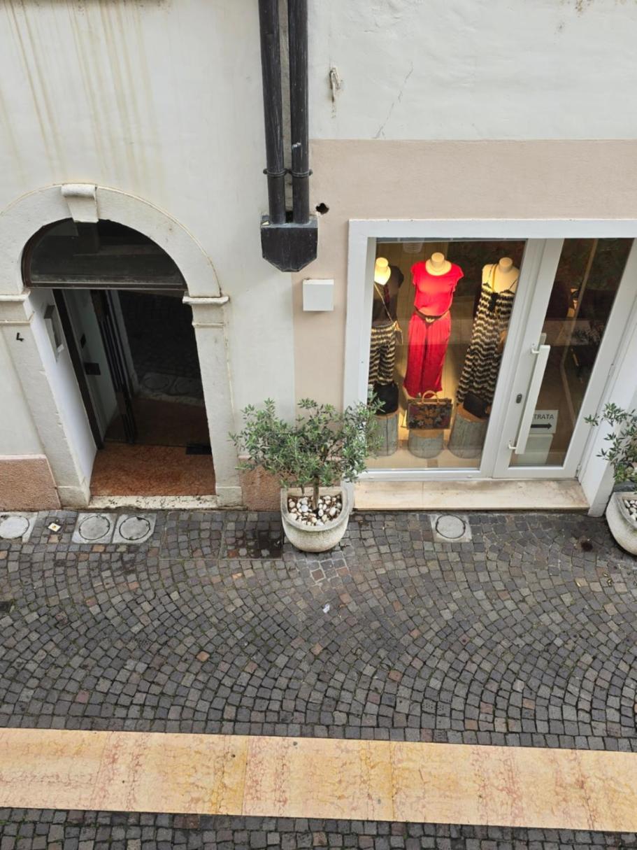 La Torretta Apartment Peschiera del Garda Kültér fotó